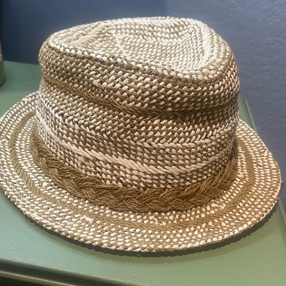 World MARKET hat, made entirely from paper resources, in great condition - Picture 2 of 7